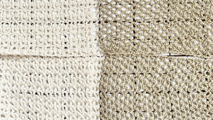 ネット・玉編みのスヌード、編み地